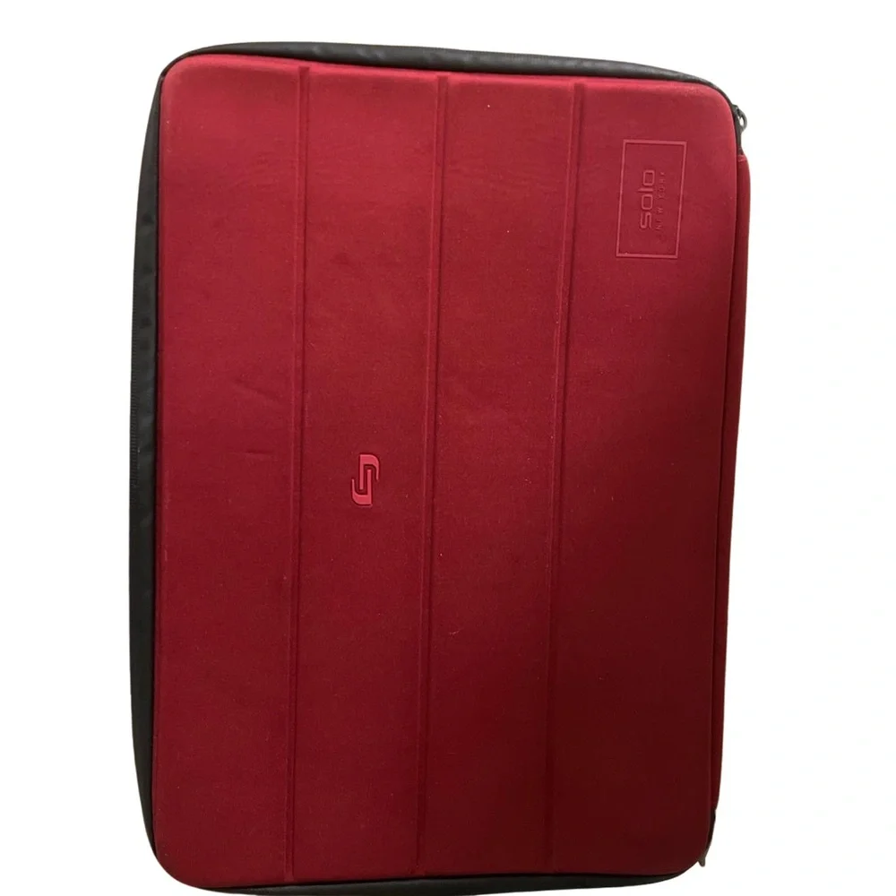 SOLO Crimson and Black Tablet Sleeve